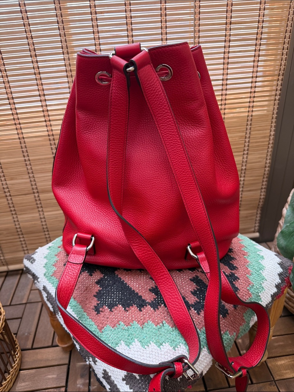 Authentic Gucci Red Pebbled Leather Drawstring Backpack - Picture 4 of 9